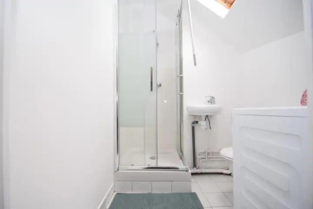 Appartement Parisien: Proche CDG, Wi-Fi et Netflix Inclus Drancy Exterior photo